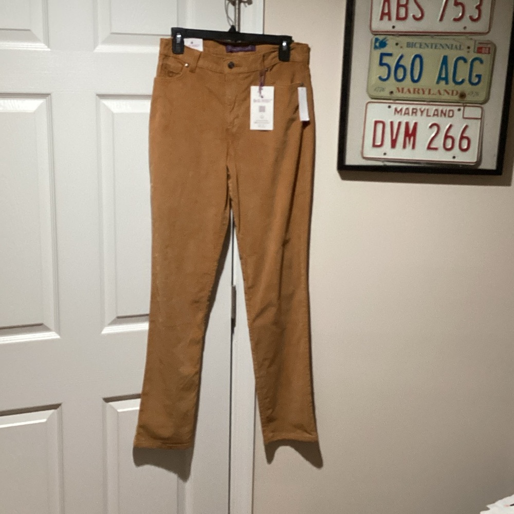 Gloria Vanderbilt Straight Leg Cord Jeans - Size 8L